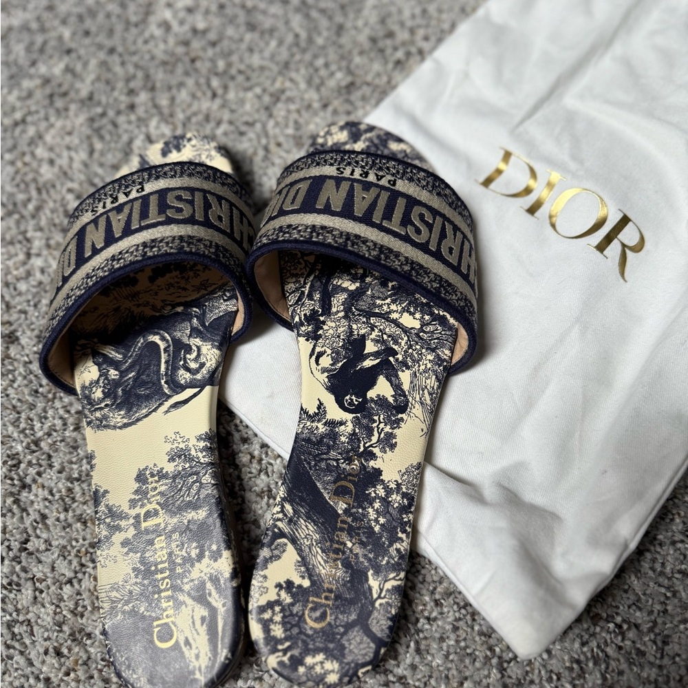 Dior Blue and Cream Underwear & Socks Collection - Picture 3 of 6
